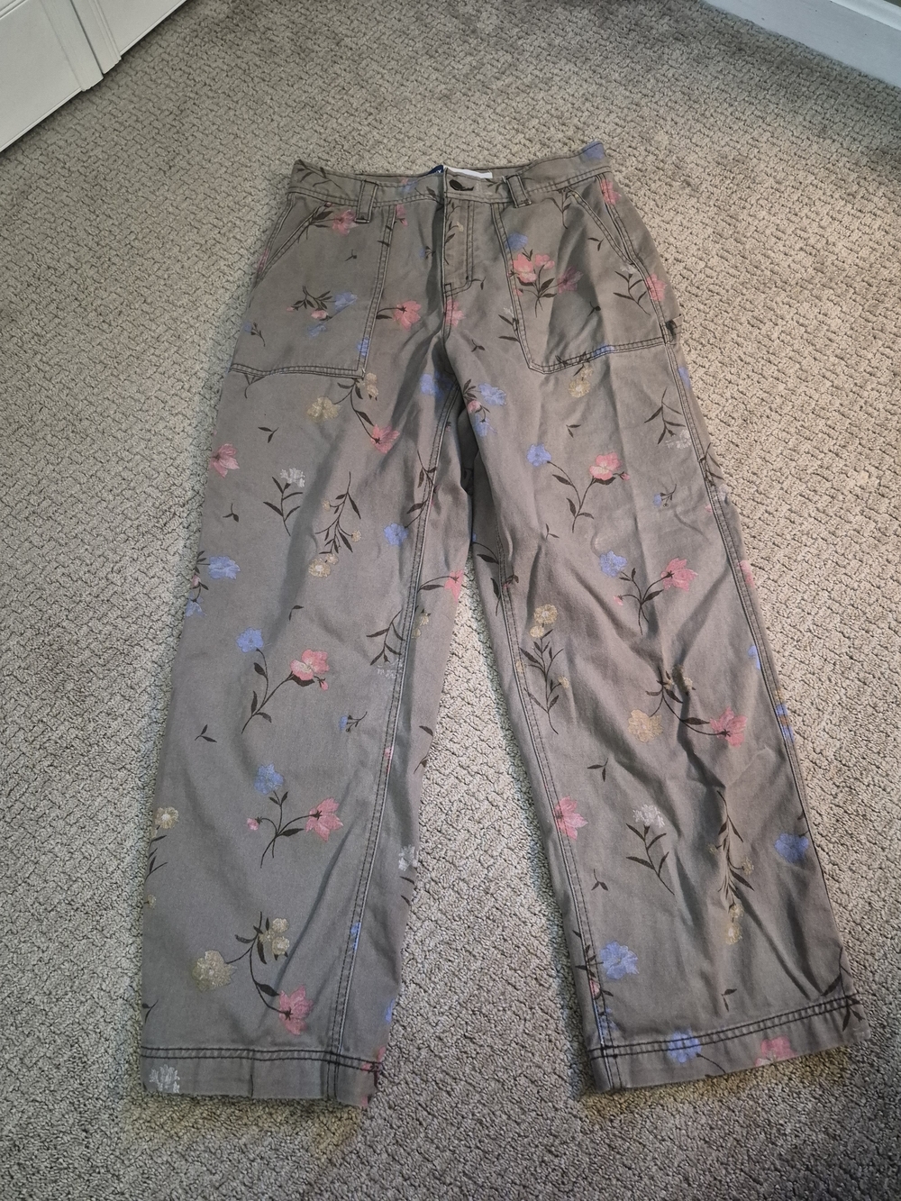 Old Navy Olive Green Floral Cropped Pants